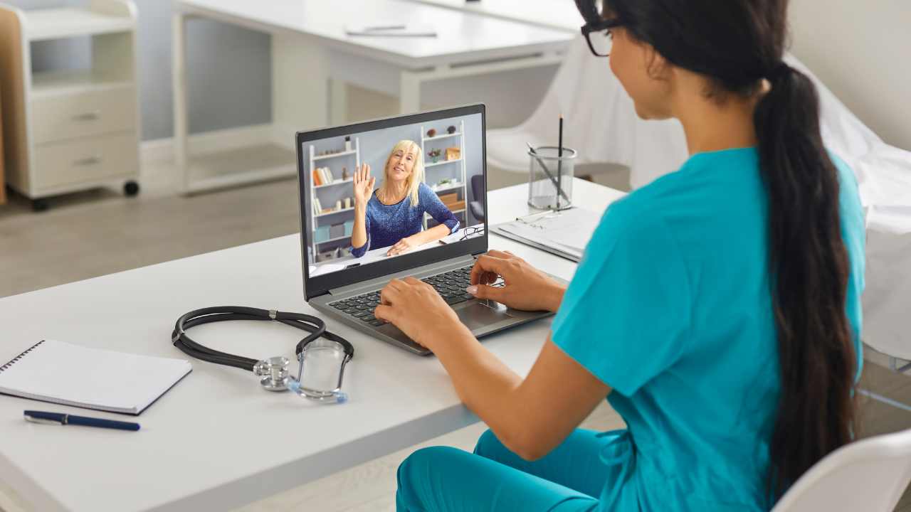 Lucrative Telehealth Nursing Jobs Without Weekends (2024)