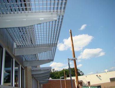 Aluminum Cantilevered Sunshades